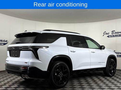 Polar White Tricoat 2026 Chevrolet Traverse RS