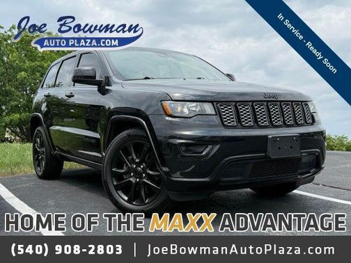 Diamond Black Crystal Pearlcoat 2018 Jeep Grand Cherokee Altitude