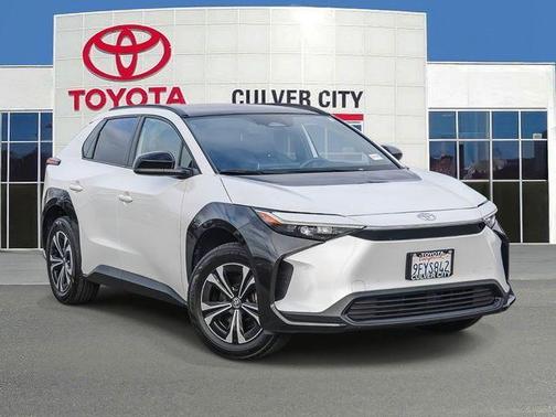 Pearl 2023 Toyota bZ4X XLE