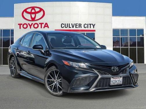 Midnight Black Metallic 2023 Toyota Camry SE