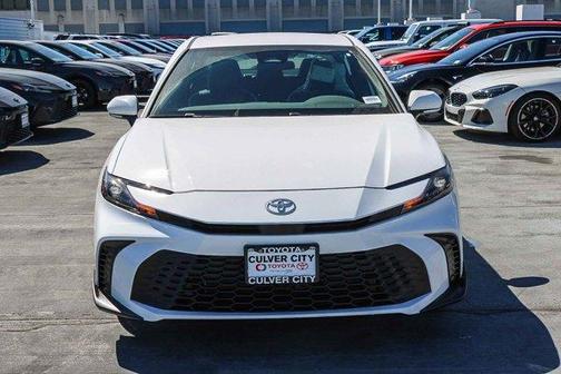 Ice 2026 Toyota Camry SE