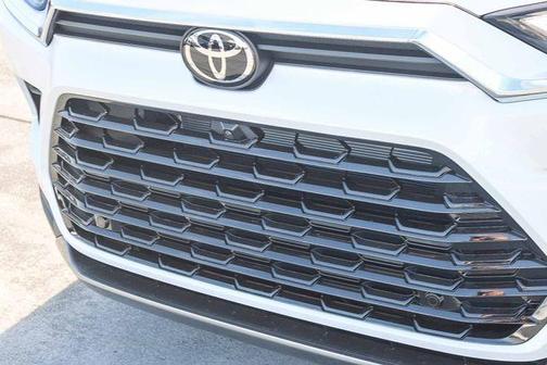 Wind Chill Pearl 2026 Toyota Grand Highlander Hybrid Limited
