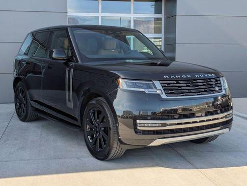 Santorini Black 2025 Land Rover Range Rover P400 SE