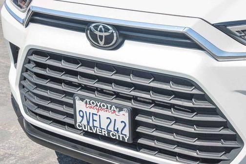 Wind Chill Pearl 2025 Toyota Grand Highlander LE