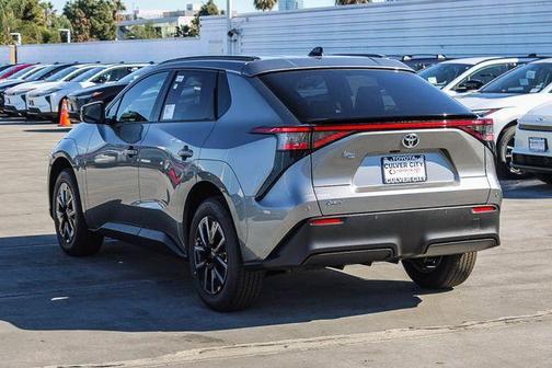 Metal 2026 Toyota bZ XLE PLUS