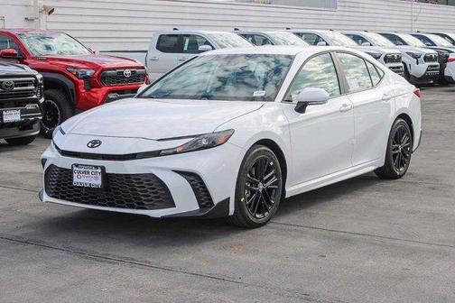 Ice 2026 Toyota Camry SE