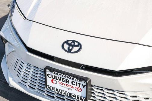 Wind Chill Pearl 2026 Toyota Camry XSE