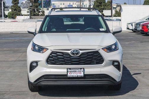 Wind Chill Pearl 2022 Toyota Highlander XLE