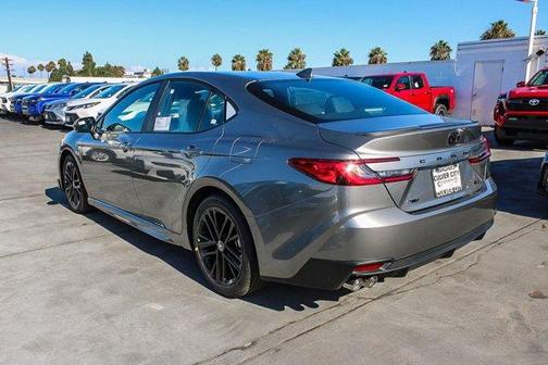 Metal 2026 Toyota Camry SE