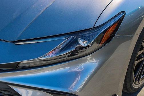 Metal 2026 Toyota Camry SE