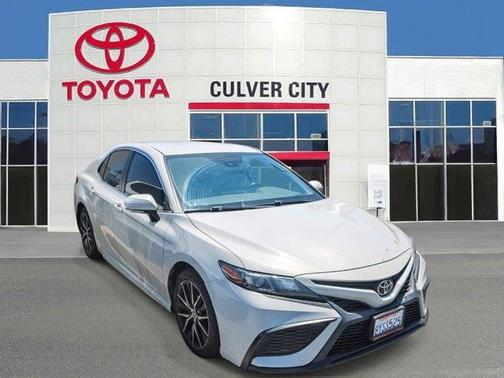 Ice Edge 2022 Toyota Camry SE