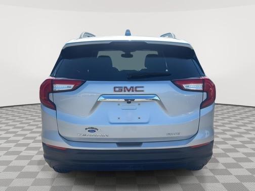 Quicksilver Metallic 2022 GMC Terrain SLE
