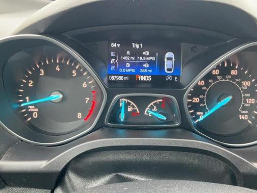 Ruby Red Metallic Tinted Clearcoat 2019 Ford Escape SE