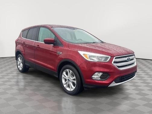 Ruby Red Metallic Tinted Clearcoat 2019 Ford Escape SE