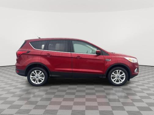 Ruby Red Metallic Tinted Clearcoat 2019 Ford Escape SE