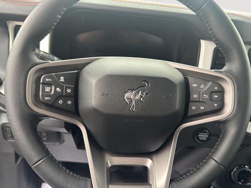 Oxford White 2025 Ford Bronco Stroppe Edition