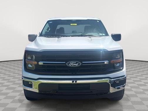 Oxford White 2025 Ford F-150 XLT