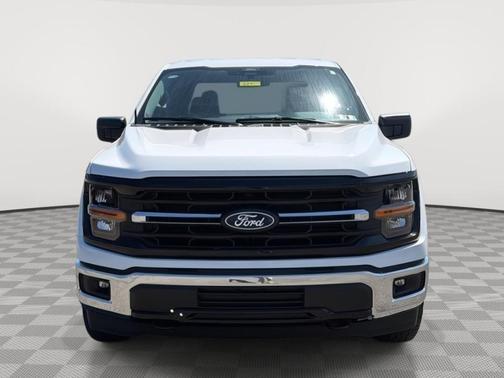 Oxford White 2025 Ford F-150 XLT