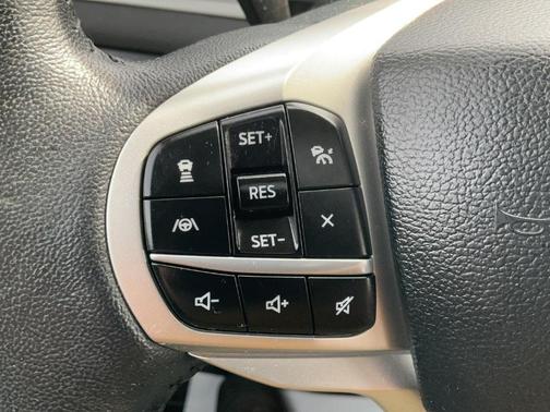 Green 2023 Ford Explorer XLT