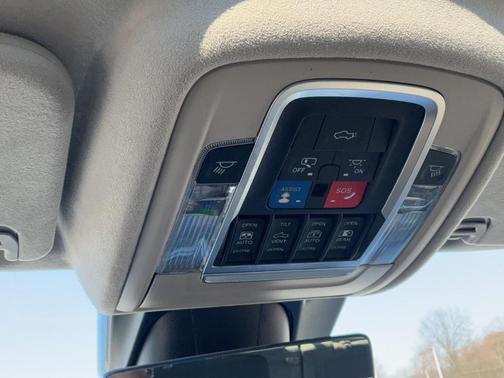 Bright White Clearcoat 2022 RAM 1500 Limited