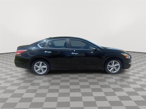 Super Black 2015 Nissan Altima 2.5 SV