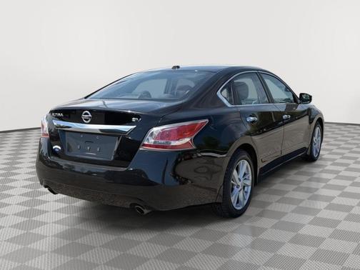 Super Black 2015 Nissan Altima 2.5 SV