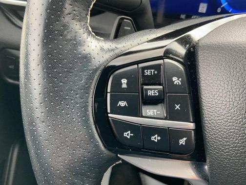 Star White 2022 Ford Explorer ST