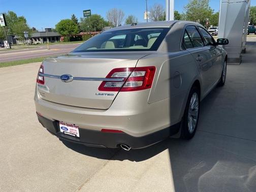 2018 Ford Taurus Limited
