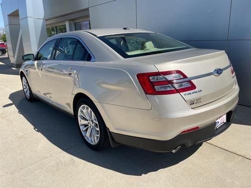 2018 Ford Taurus Limited