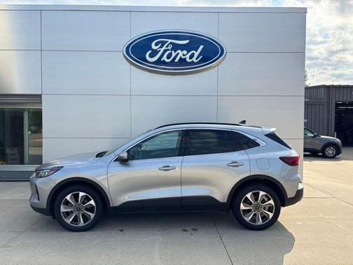 Iconic Silver Metallic 2023 Ford Escape Platinum