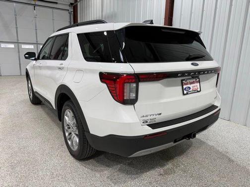 Star White Metallic Tri-Coat 2026 Ford Explorer Active
