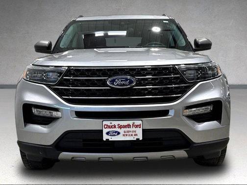 Iconic Silver Metallic 2023 Ford Explorer XLT