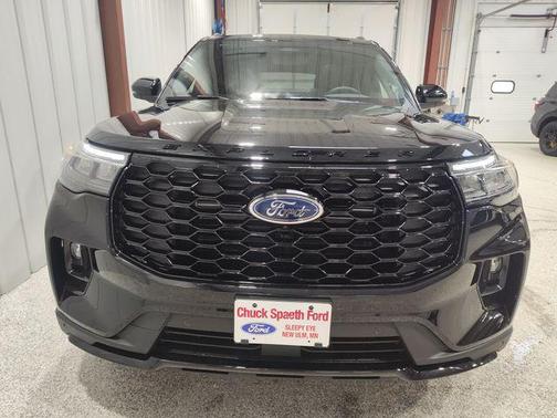 Agate Black Metallic 2026 Ford Explorer ST-Line