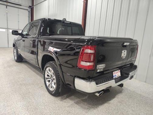 Diamond Black Crystal Pearlcoat 2022 RAM 1500 Longhorn