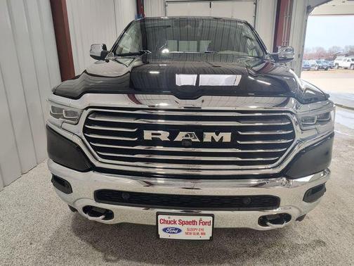 Diamond Black Crystal Pearlcoat 2022 RAM 1500 Longhorn