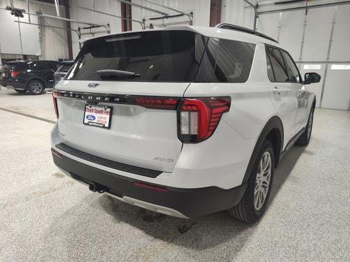 Space White Metallic 2026 Ford Explorer Active