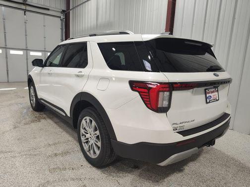 Star White Metallic Tri-Coat 2026 Ford Explorer Platinum