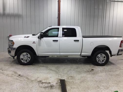 2023 RAM 2500 Tradesman Crew Cab 4x4 6'4' Box