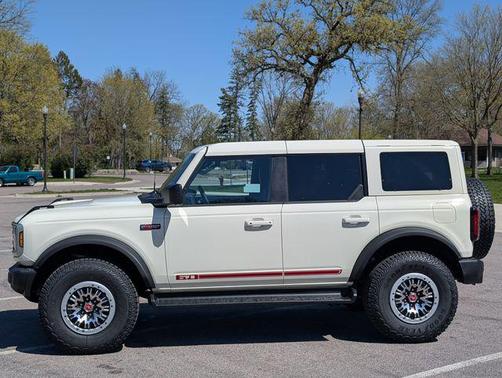 Wimbledon White 2026 Ford Bronco Outer Banks