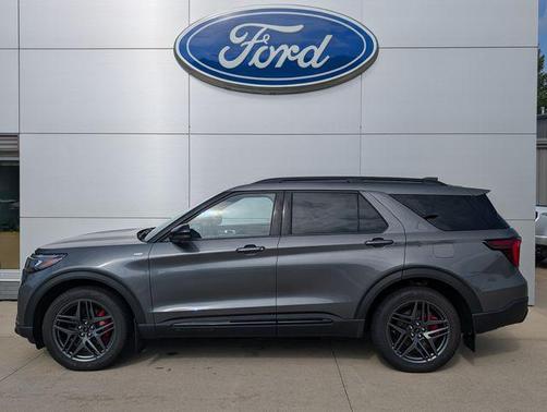 Carbonized Gray Metallic 2025 Ford Explorer ST-Line