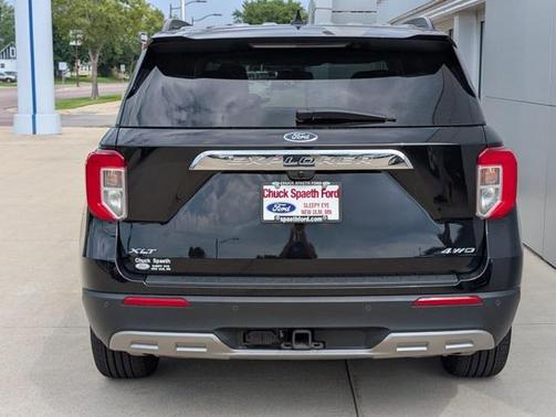 Agate Black Metallic 2022 Ford Explorer XLT