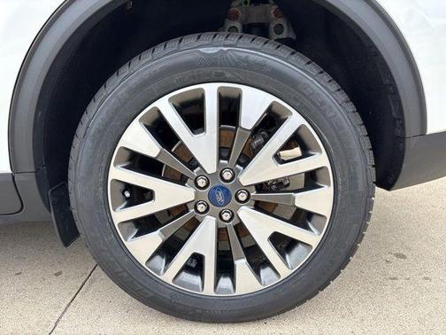 Star White Metallic Tri-Coat 2020 Ford Escape Titanium