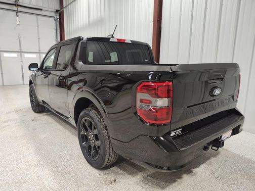 Shadow Black 2026 Ford Maverick Lobo Standard