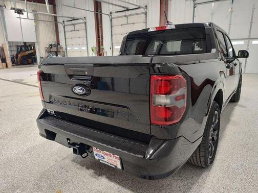 Shadow Black 2026 Ford Maverick Lobo Standard