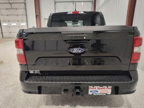 Shadow Black 2026 Ford Maverick Lobo Standard