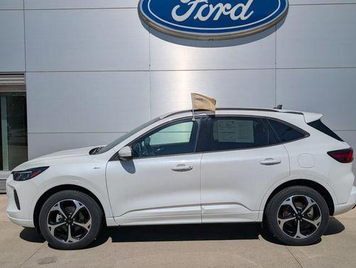 Star White Metallic Tri-Coat 2024 Ford Escape ST-Line Elite
