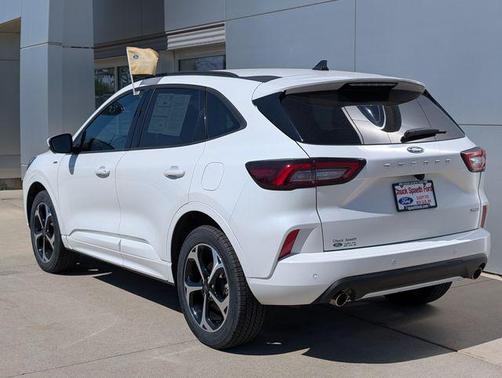 Star White Metallic Tri-Coat 2024 Ford Escape ST-Line Elite