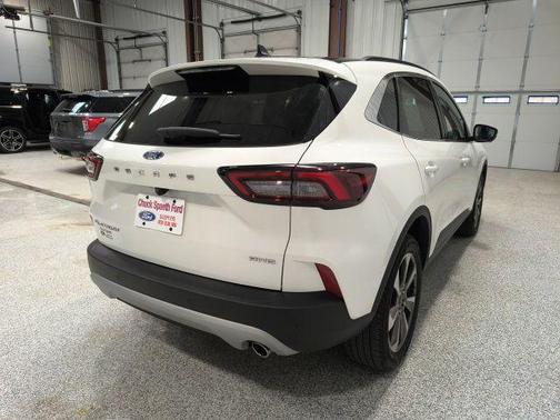 Star White Metallic Tri-Coat 2023 Ford Escape Platinum