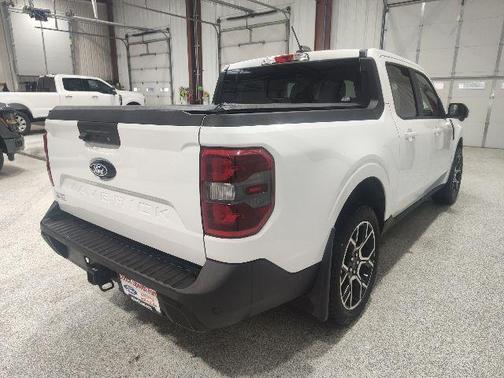 Oxford White 2025 Ford Maverick Lariat