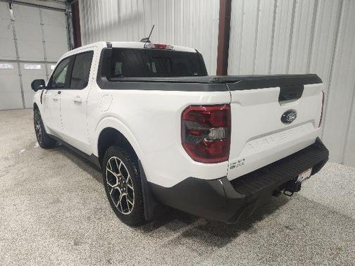 Oxford White 2025 Ford Maverick Lariat